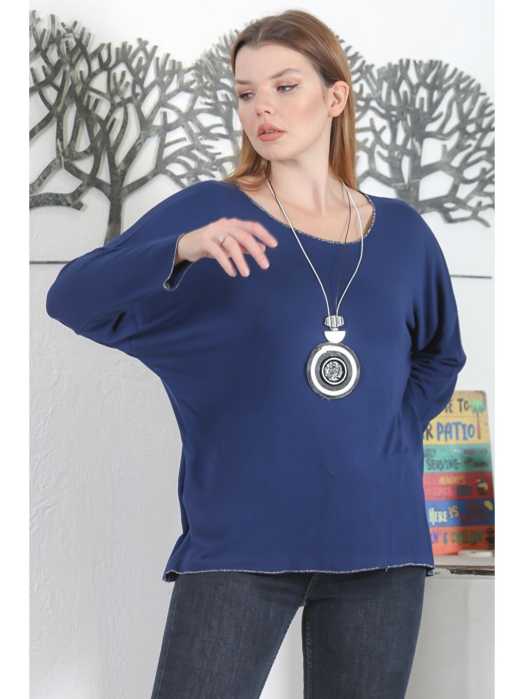 Lacivert Yaka Uzun Kol Yaka Ve Etek Ucu Lurex İpli Casual Kolyeli Triko Bluz