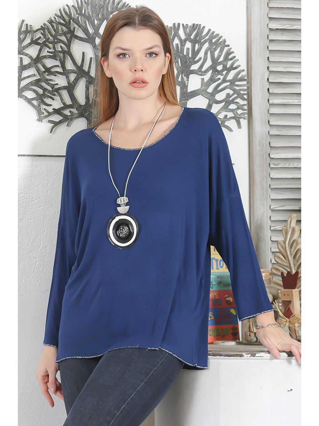 Lacivert Yaka Uzun Kol Yaka Ve Etek Ucu Lurex İpli Casual Kolyeli Triko Bluz-2
