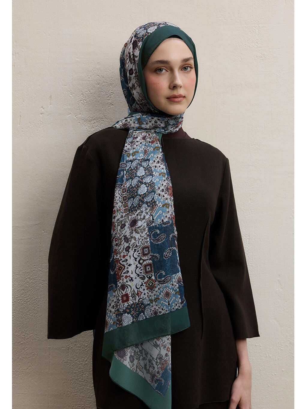 Ethnıc Fıgure Desen İpek Krep Şal Petrol-2
