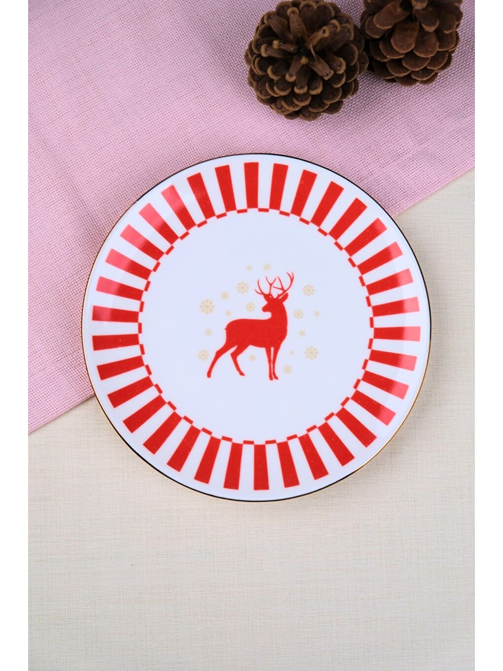 Karışık Porselen Altın Yaldızlı Geyik Pasta Tabağı 20,50cm Tekli