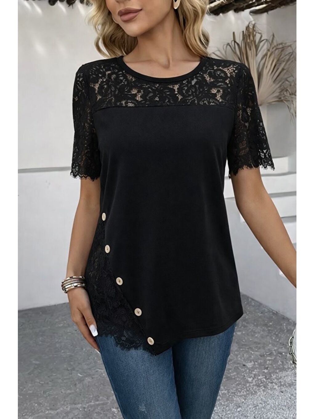 Siyah Kadın Kısa Kollu Dantel Detaylı Yandan Düğmeli Waffle Bluz