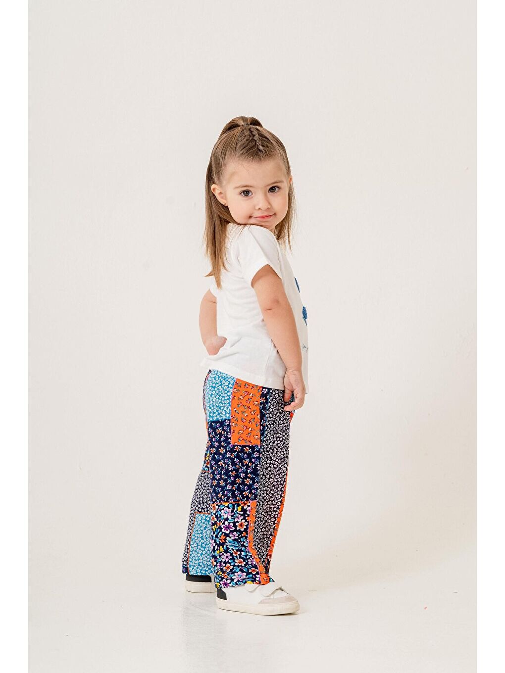 Mavi Tatlı Çiçek Desenli Oversize Rahat Kesim Kız Bebek Takımı-3