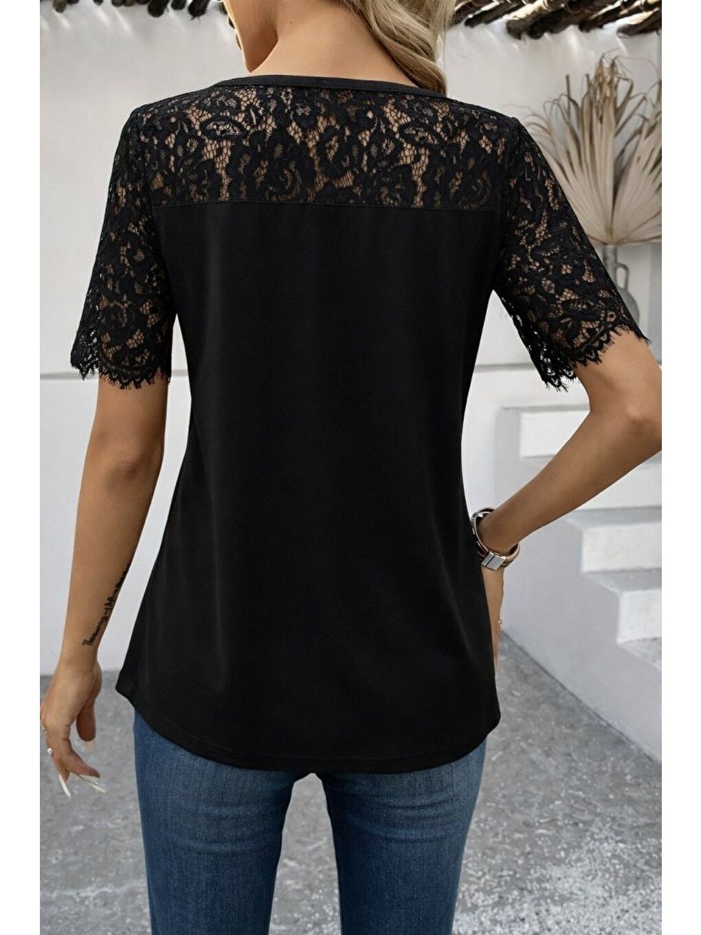 Siyah Kadın Kısa Kollu Dantel Detaylı Yandan Düğmeli Waffle Bluz-3