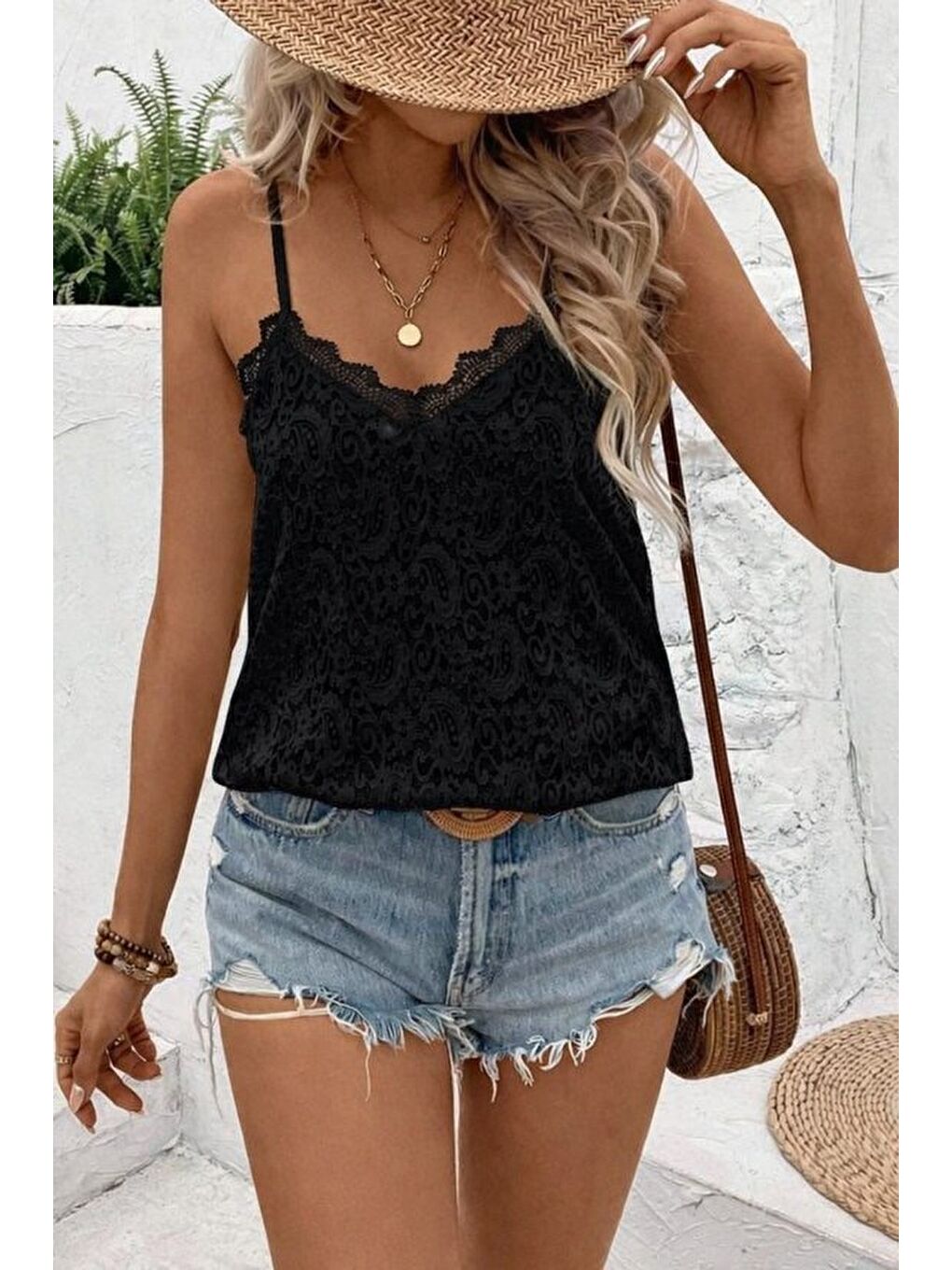 Siyah Kadın Ip Askılı V Dantel Yakalı Dantel Bluz-1