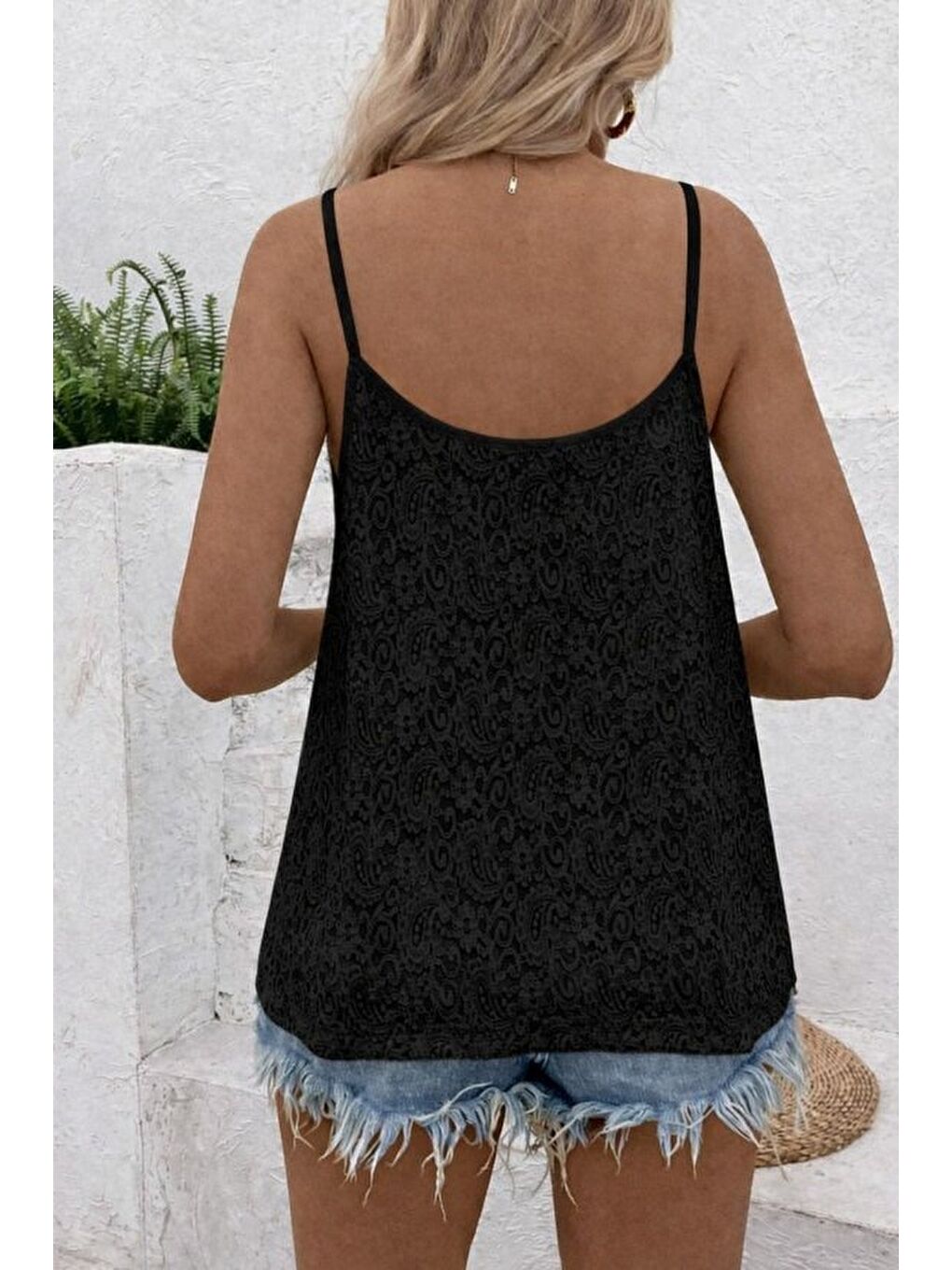 Siyah Kadın Ip Askılı V Dantel Yakalı Dantel Bluz-2