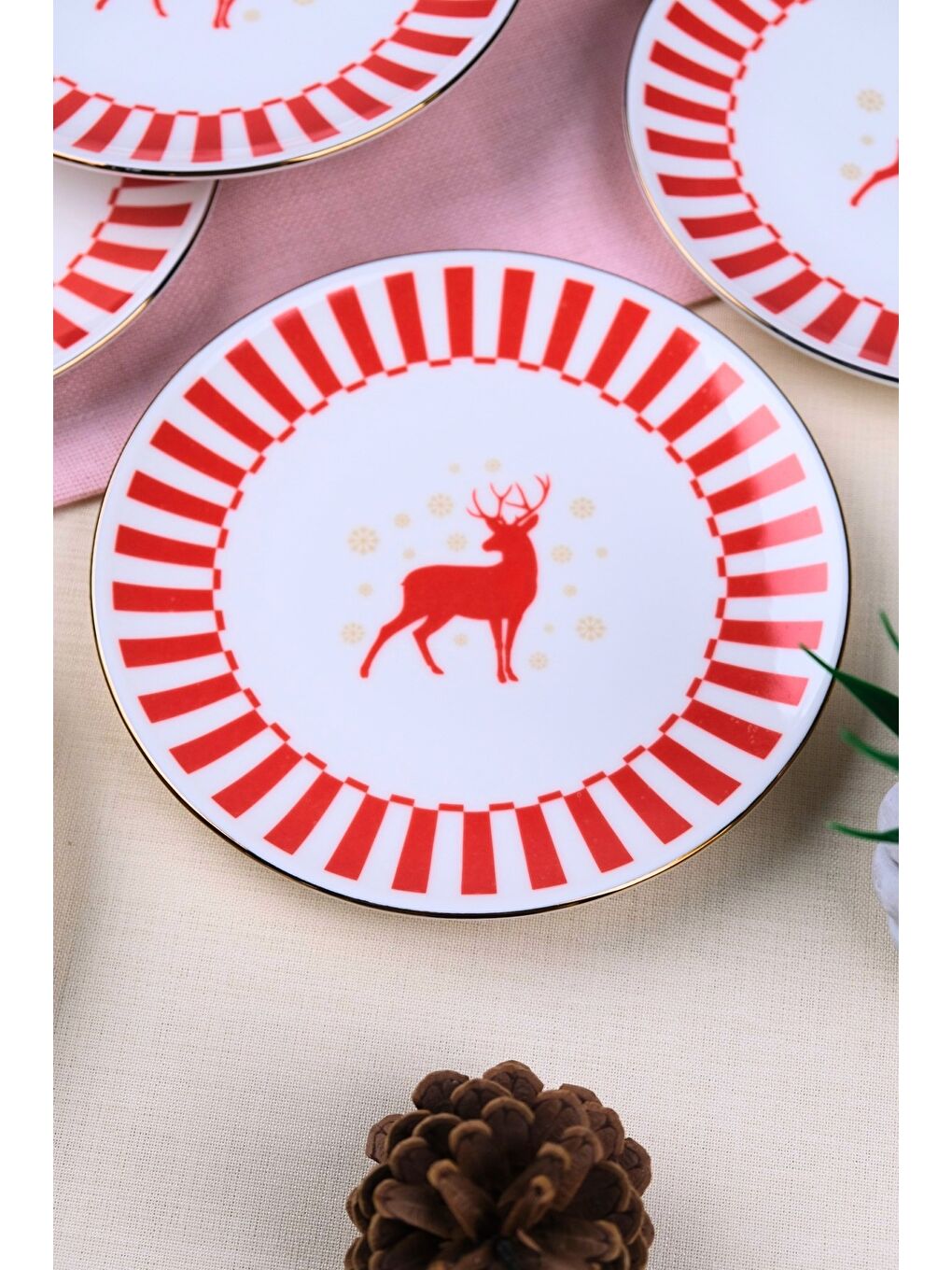 Karışık Porselen Altın Yaldızlı Geyik Pasta Tabağı 20,50cm 6 lı-5