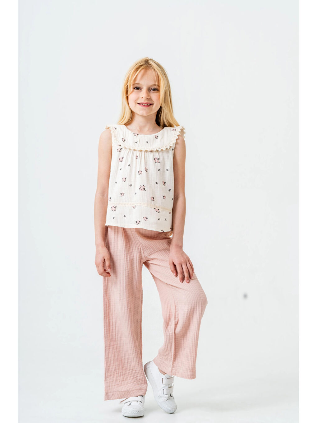 Pembe Çiçek Desenli Kız Çocuk Müslin Takım 3828-1