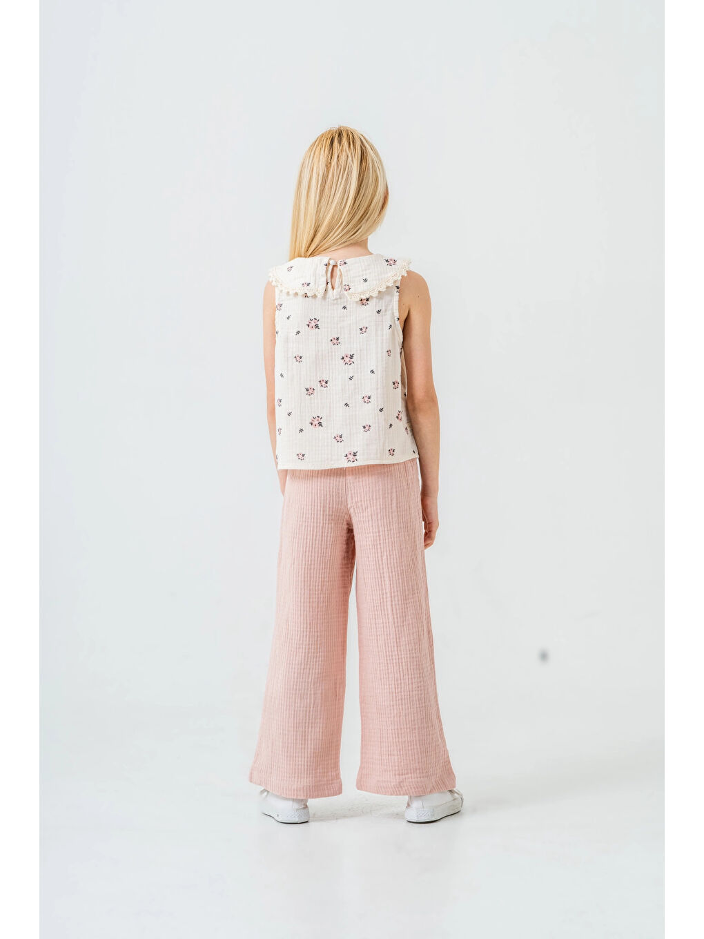 Pembe Çiçek Desenli Kız Çocuk Müslin Takım 3828-4