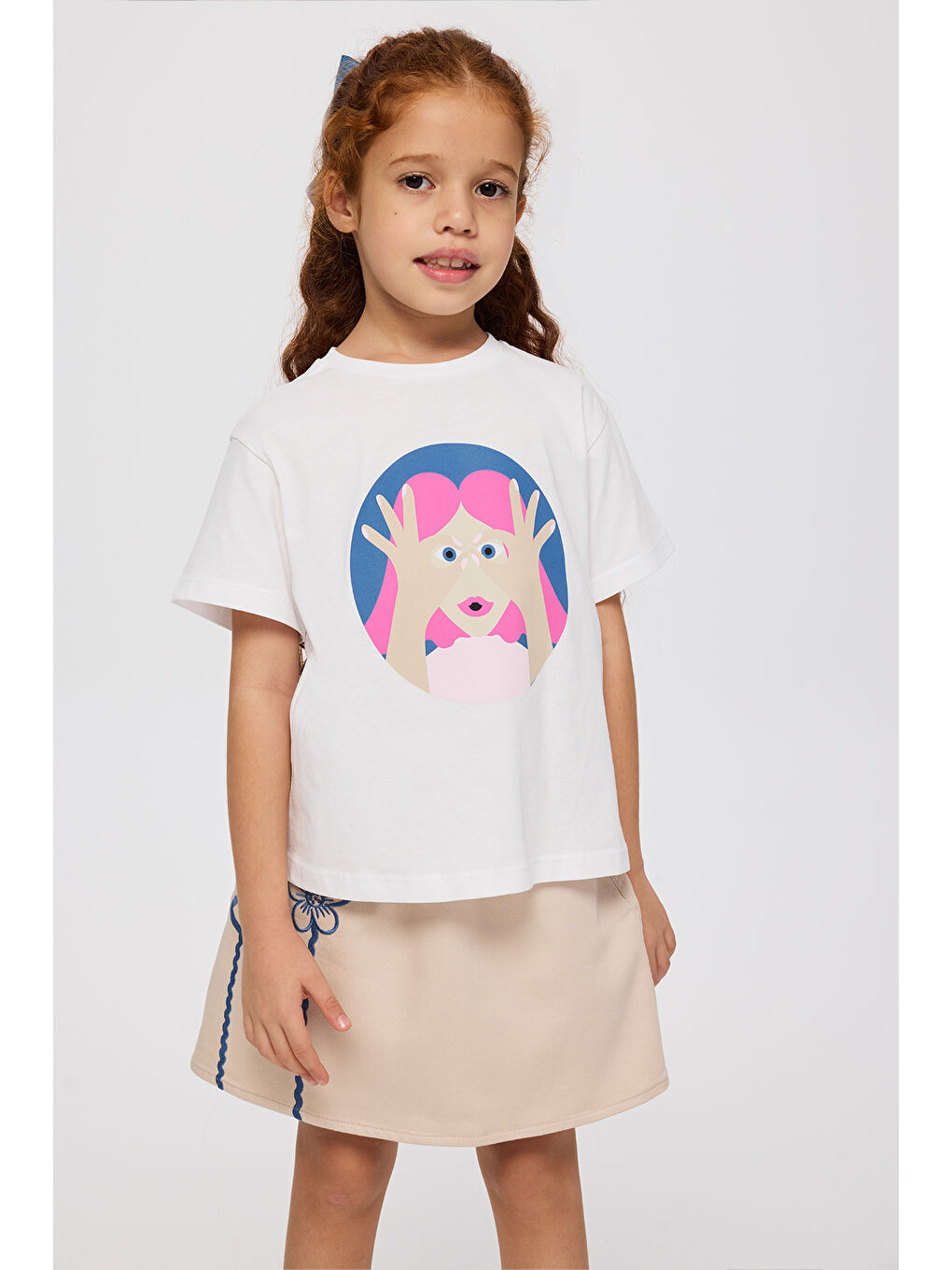 Kız Çocuk Bisiklet Yaka Baskı Detaylı Kısa Kollu Beyaz Tişört-2
