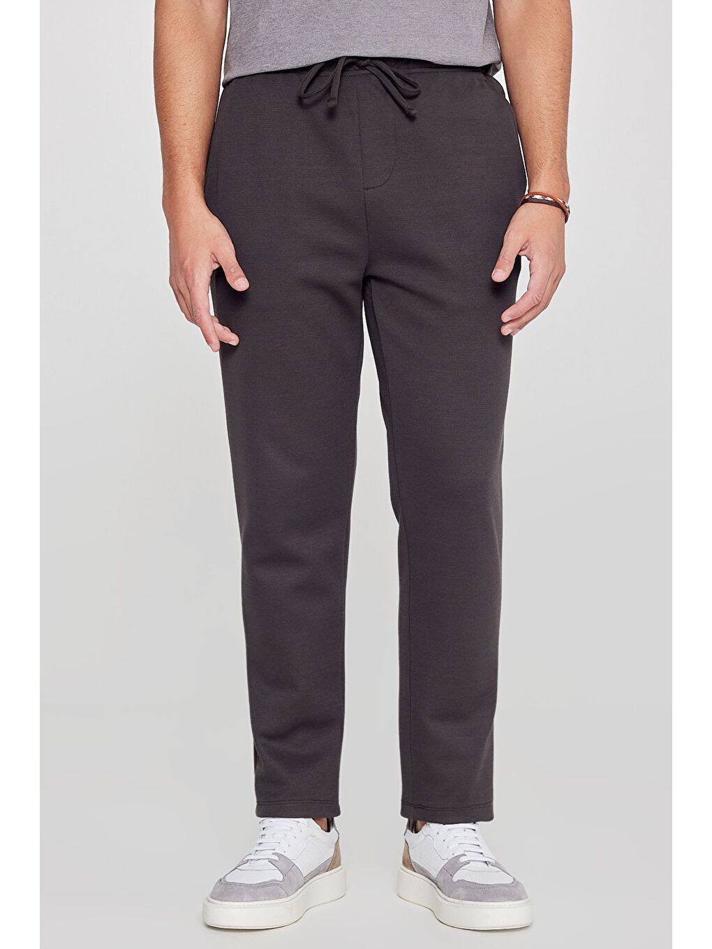 Erkek Kahverengi Pamuklu Standart Fit Normal Kesim Beli Lastikli Diagonal Desenli Örme Pantolon-1