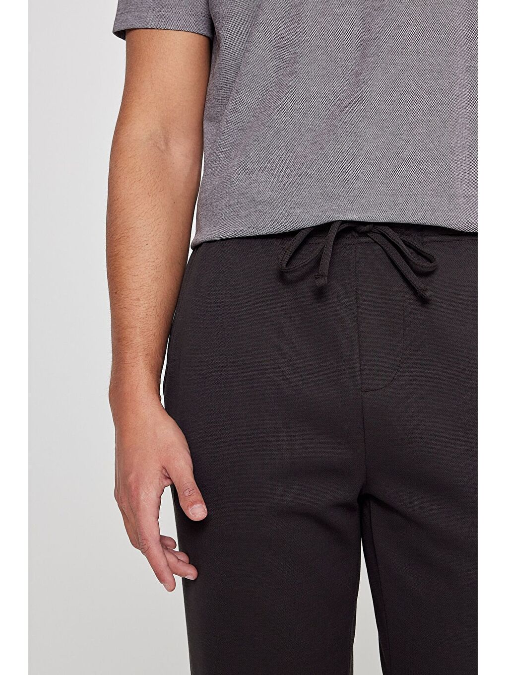 Erkek Kahverengi Pamuklu Standart Fit Normal Kesim Beli Lastikli Diagonal Desenli Örme Pantolon-3