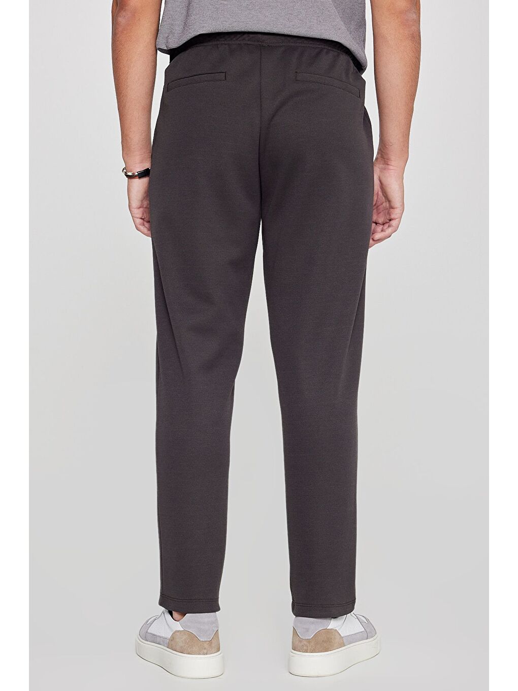 Erkek Kahverengi Pamuklu Standart Fit Normal Kesim Beli Lastikli Diagonal Desenli Örme Pantolon-4