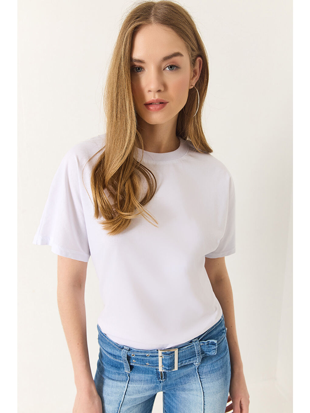 Beyaz Kadın Organik Pamuklu Regular Kalıp Bisiklet Yaka Basic Kısa Kollu T-Shirt