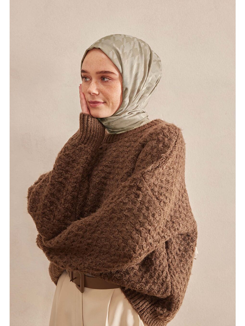 Kahverengi Kazayağı Jakarlı Şal Açık Vizon-2