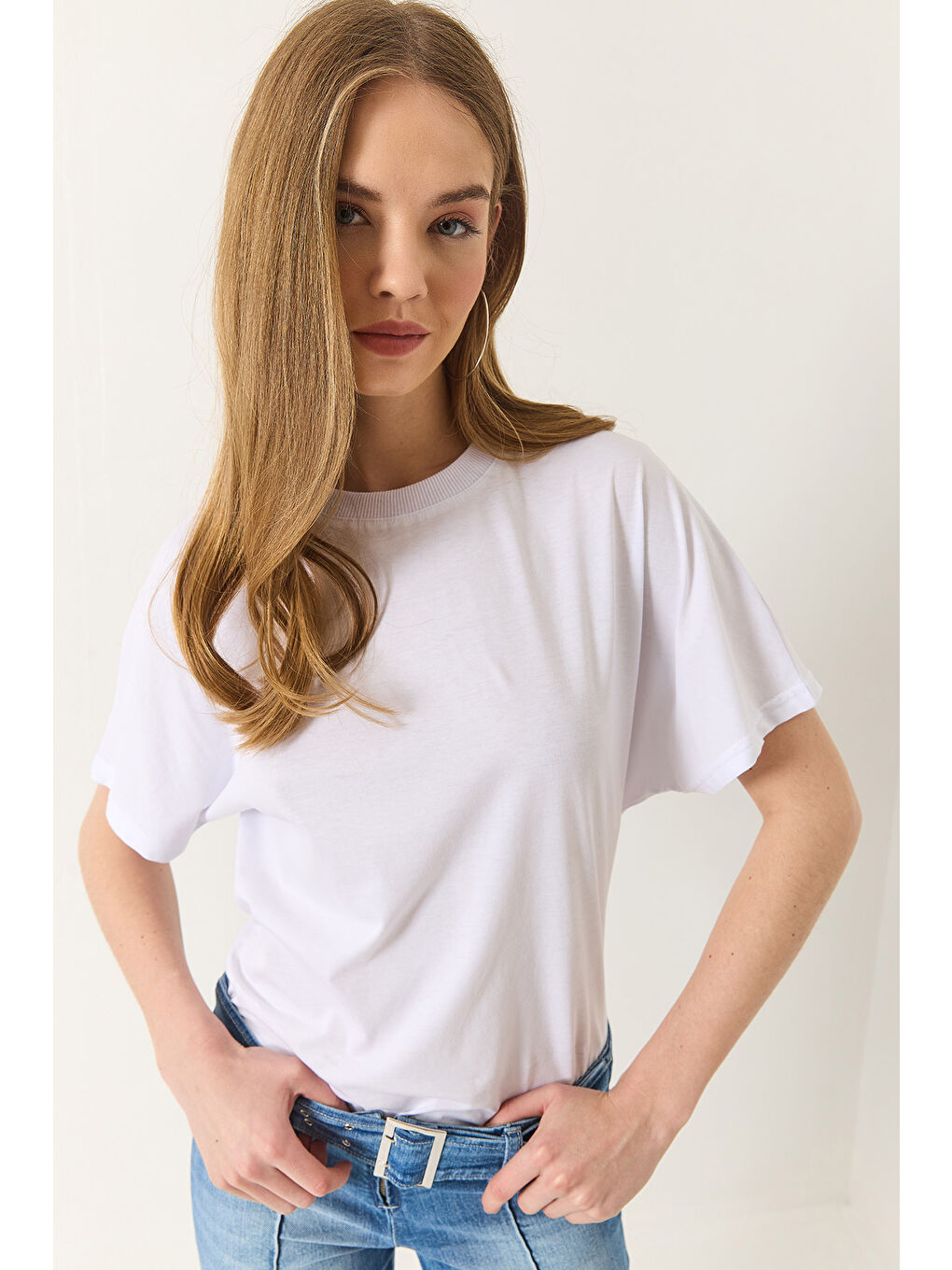 Beyaz Kadın Organik Pamuklu Regular Kalıp Bisiklet Yaka Basic Kısa Kollu T-Shirt-4