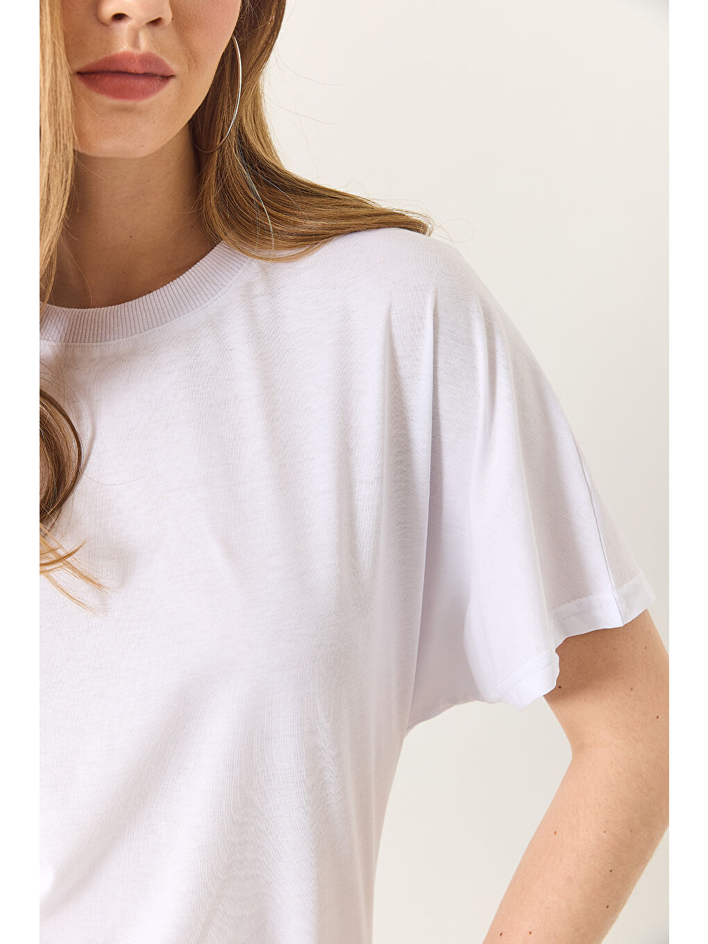 Beyaz Kadın Organik Pamuklu Regular Kalıp Bisiklet Yaka Basic Kısa Kollu T-Shirt-5