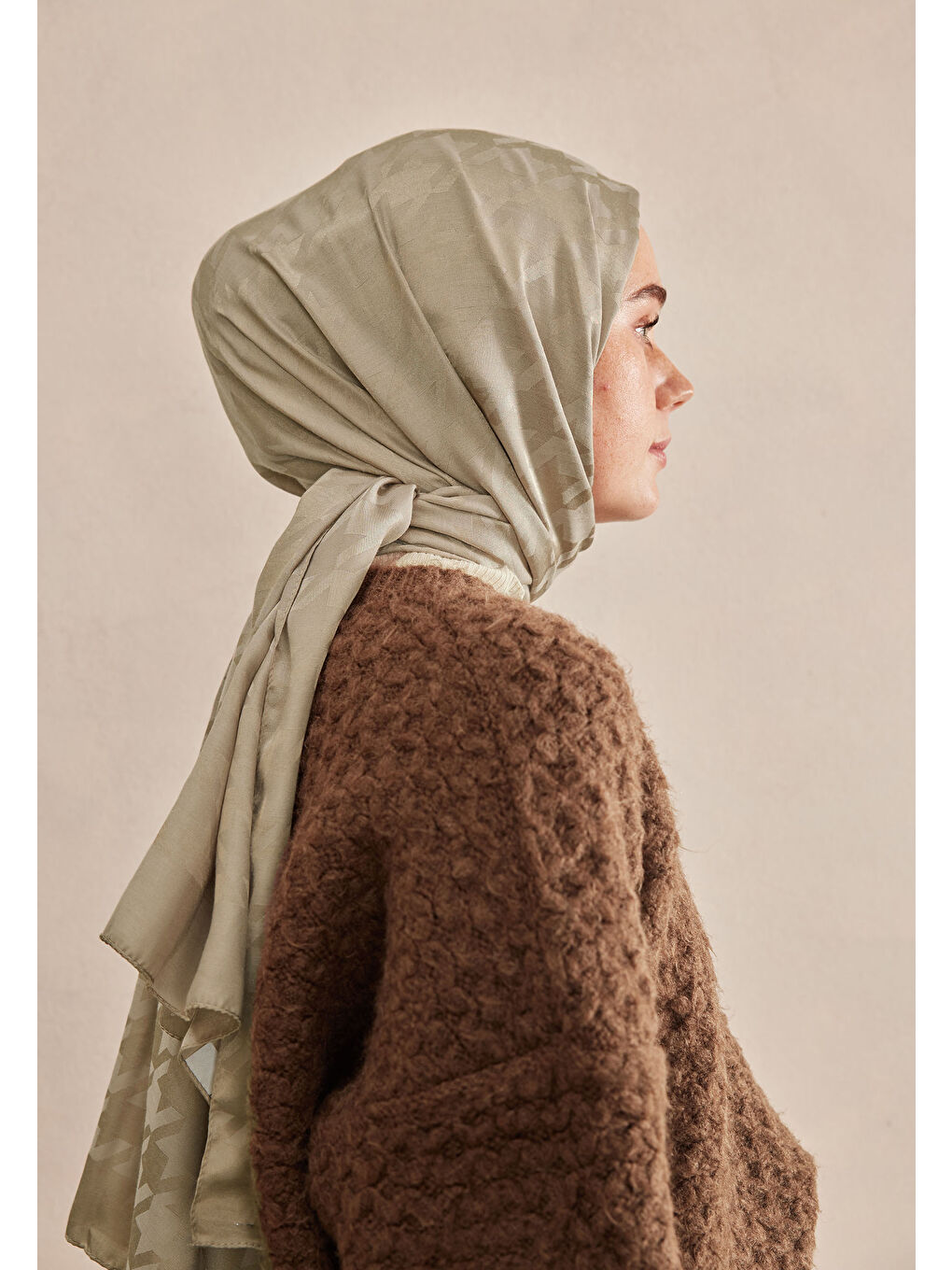 Kahverengi Kazayağı Jakarlı Şal Açık Vizon-3