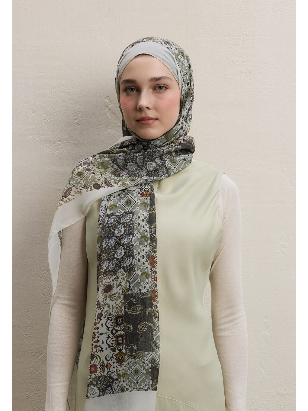 Ethnıc Fıgure Desen İpek Krep Şal Haki