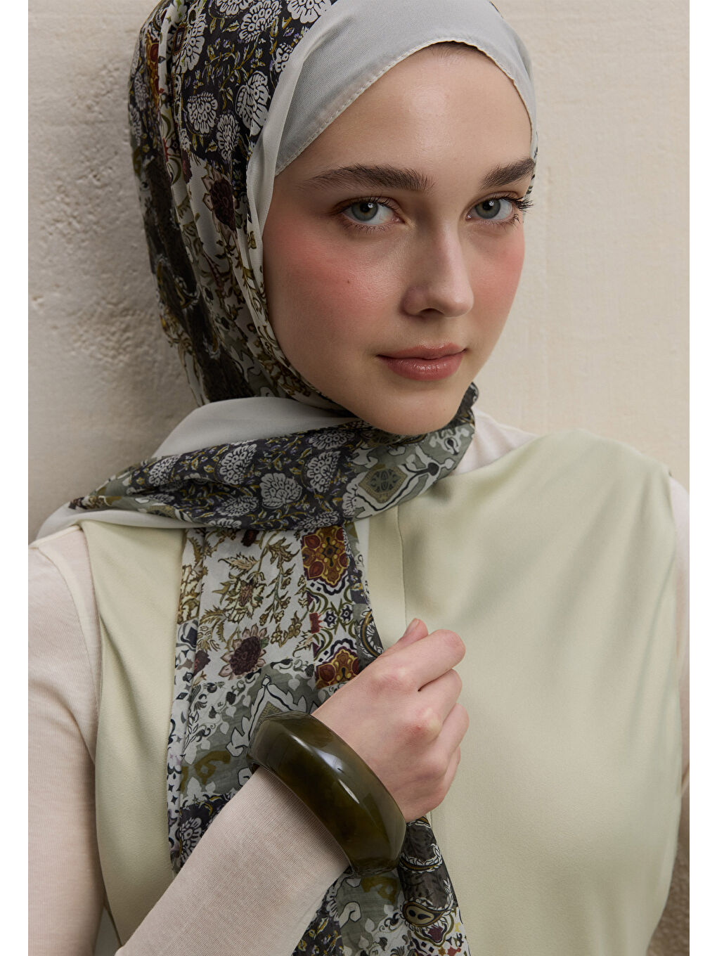 Ethnıc Fıgure Desen İpek Krep Şal Haki-3