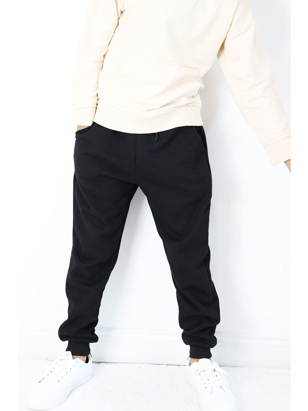 Siyah Erkek Çocuk Diz Yapmaz Kumaş Eşofman Altı