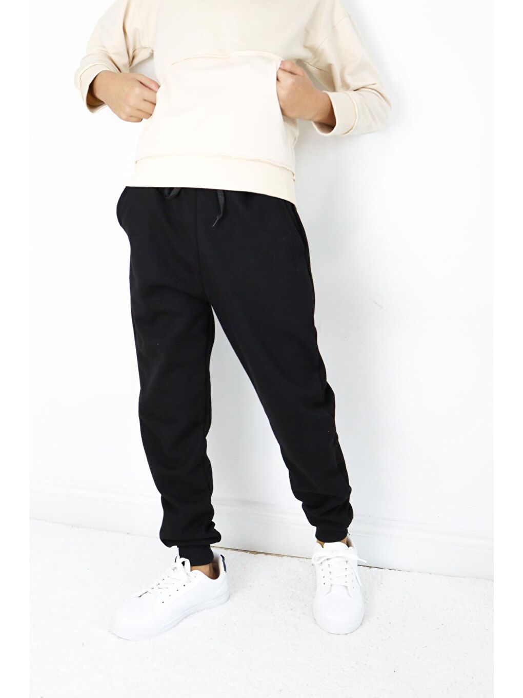 Siyah Erkek Çocuk Diz Yapmaz Kumaş Eşofman Altı-3