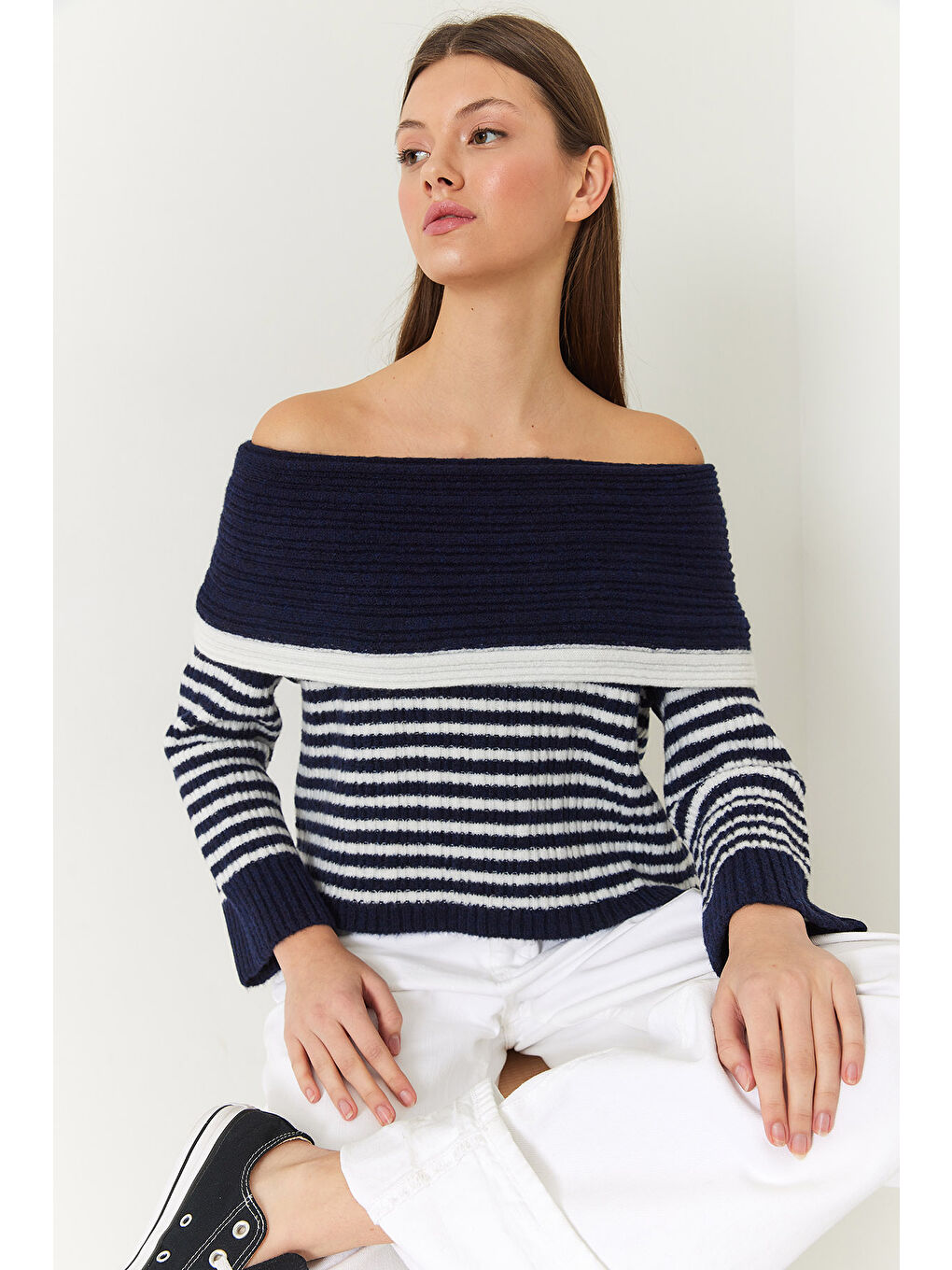 Lacivert Kadın Degaje Yaka Çizgili Kazak-1