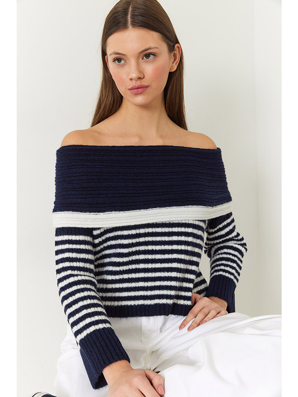 Lacivert Kadın Degaje Yaka Çizgili Kazak-2