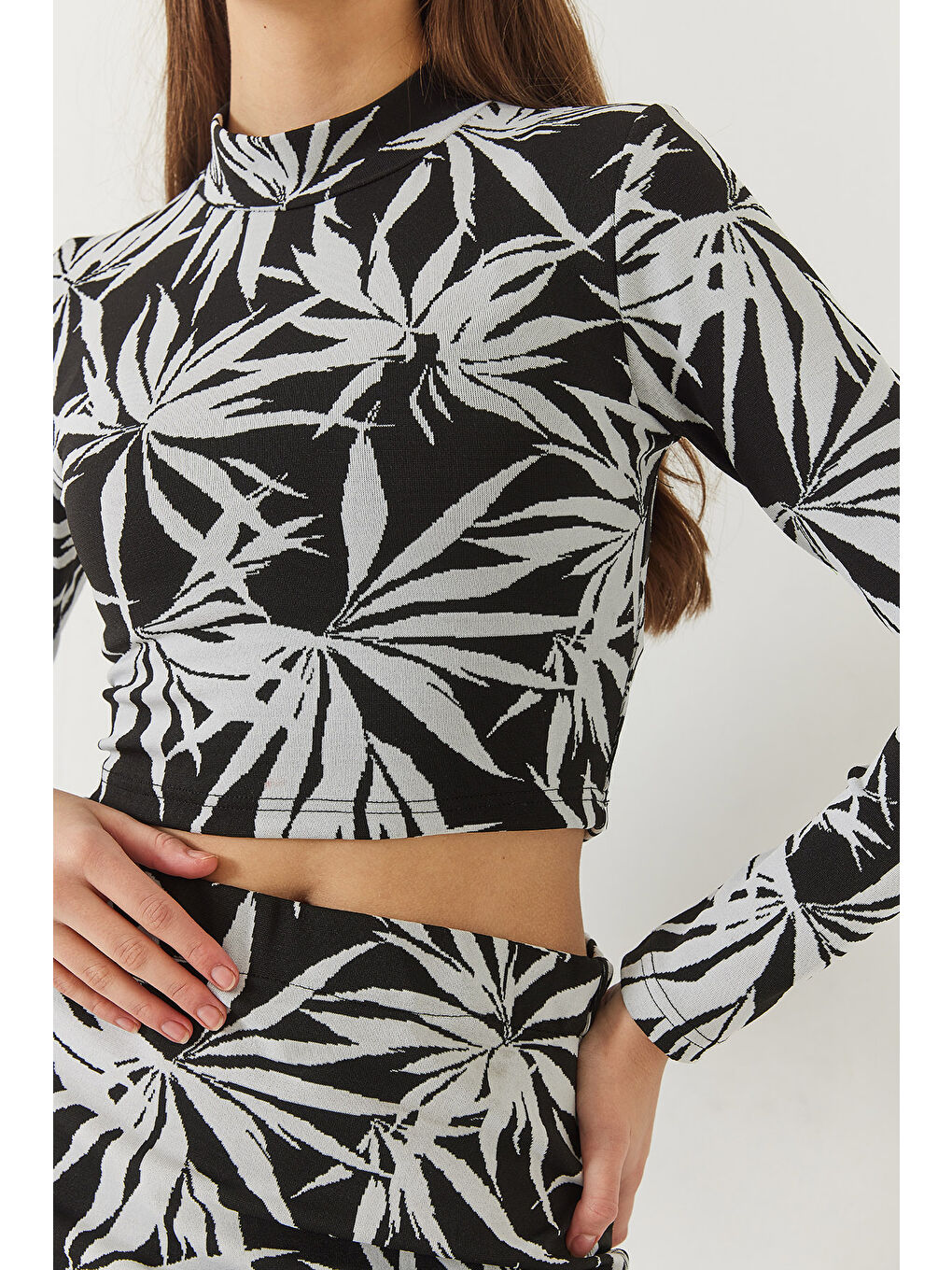 Siyah Kadın Yarım Balıkçı Yaka Uzun Kollu Crop Mini Etekli Alt-Üst Takım-4