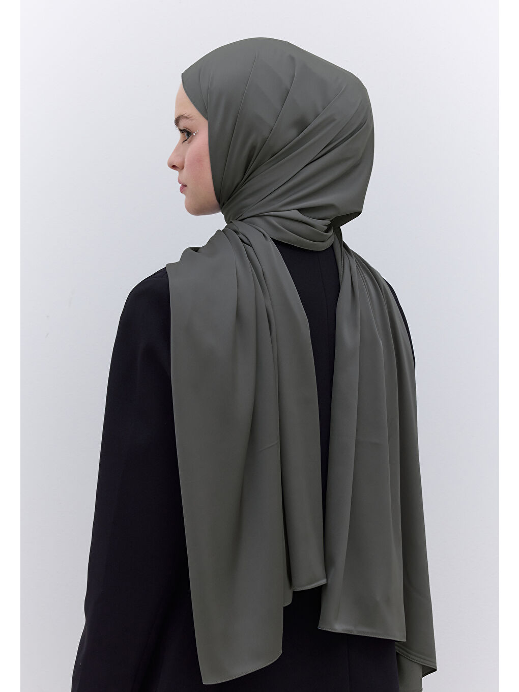 Gri İpeksi Elegance Şal Füme-2