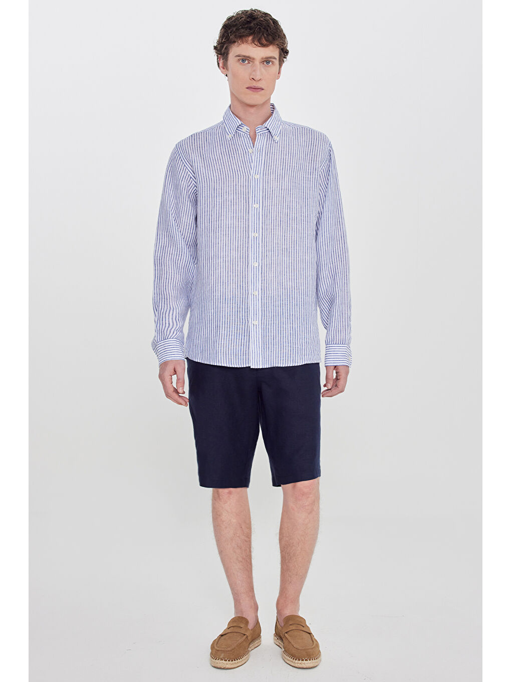 Erkek Lacivert-Beyaz %100 Keten Comfort Fit Rahat Kesim Düğmeli Yaka Çizgili Gömlek-1