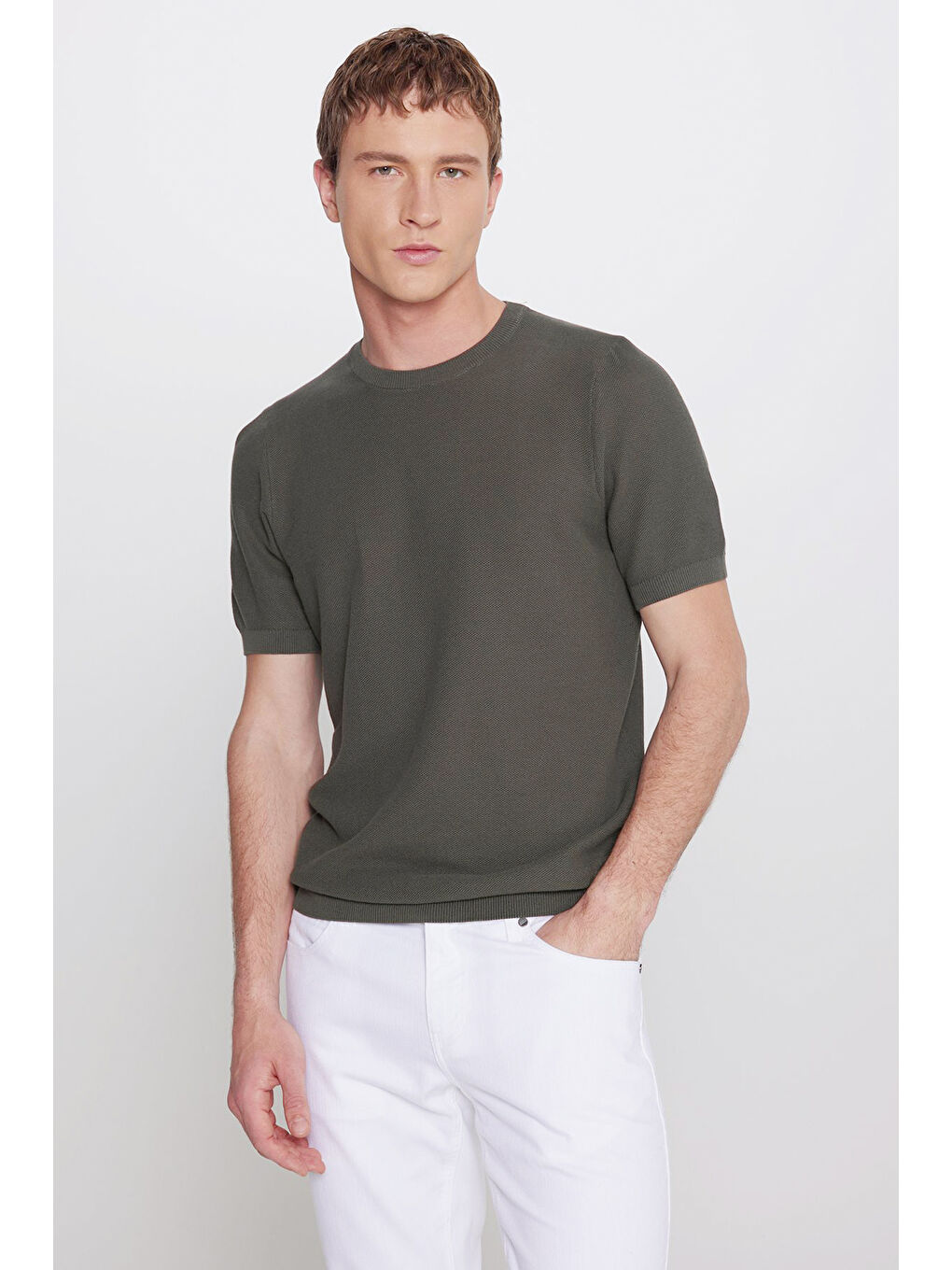 Erkek Haki %100 Pamuk Standart Fit Normal Kesim Bisiklet Yaka Jakarlı Triko Tişört