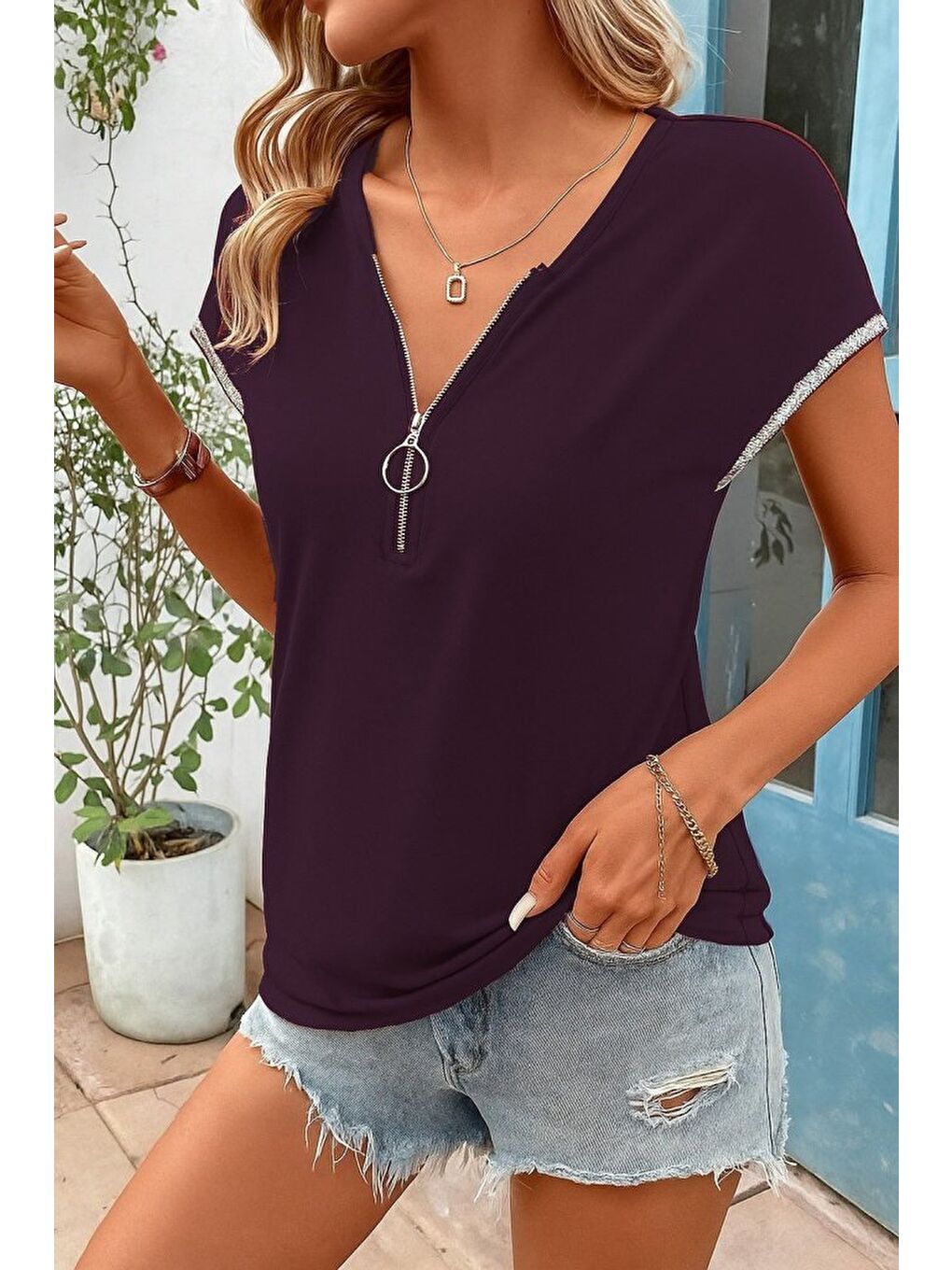 Bordo Kadın Kısa Kollu önden Fermuarlı Kol Ucu ışıltılı Viskon Bluz-3