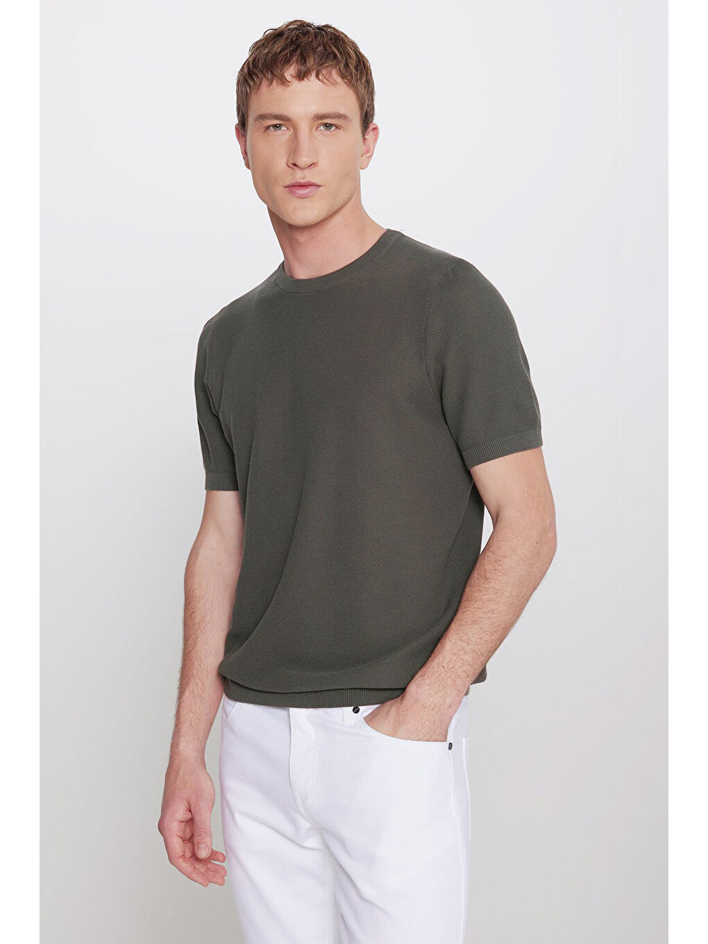 Erkek Haki %100 Pamuk Standart Fit Normal Kesim Bisiklet Yaka Jakarlı Triko Tişört-2