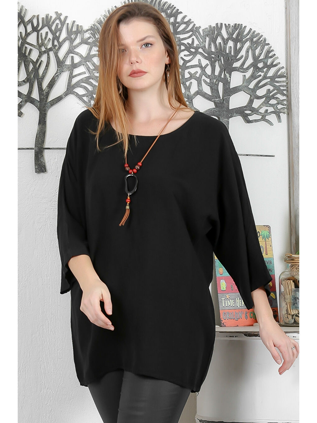 İtalyan Siyah Havuz Yaka Yarasa Kol Yıkamalı Kolyeli Casual Dokuma Bluz-3