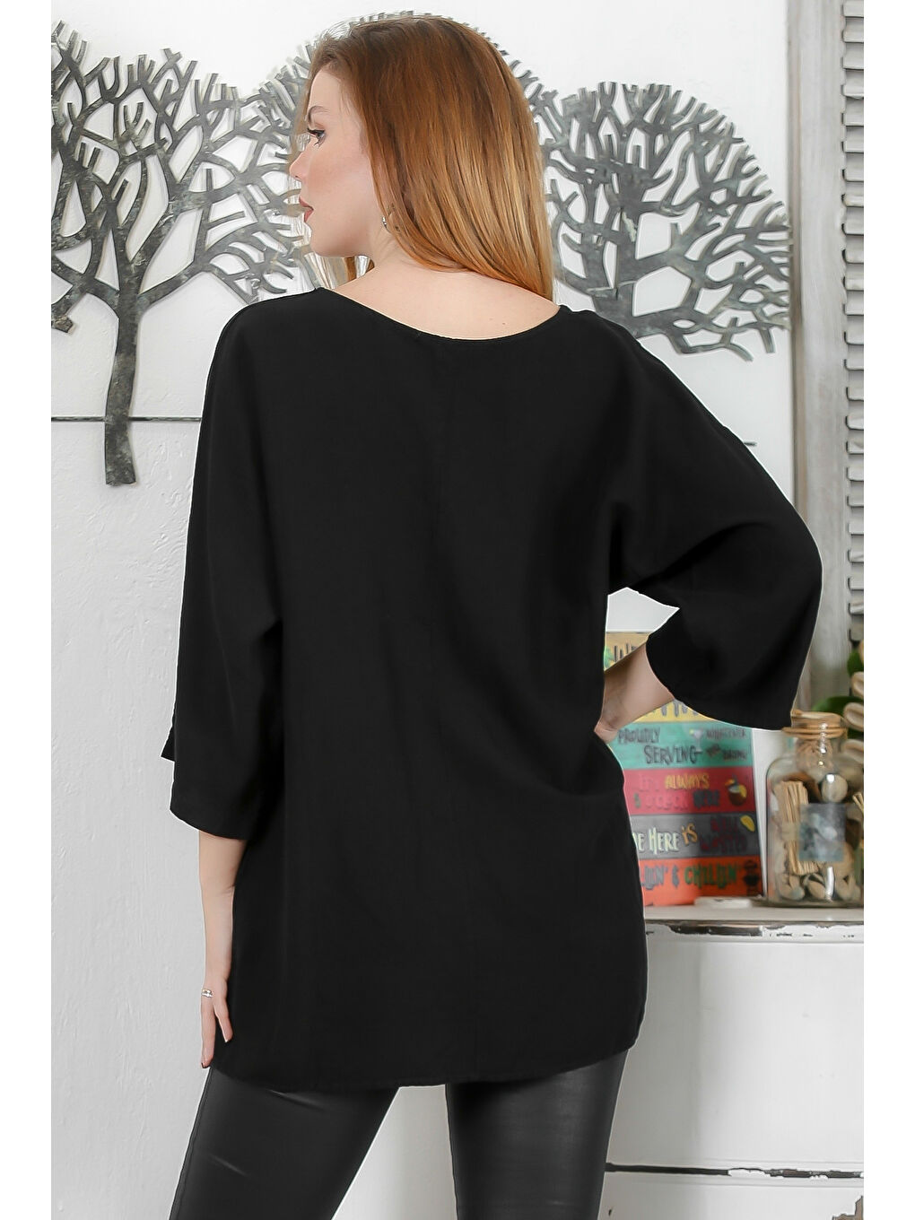 İtalyan Siyah Havuz Yaka Yarasa Kol Yıkamalı Kolyeli Casual Dokuma Bluz-7