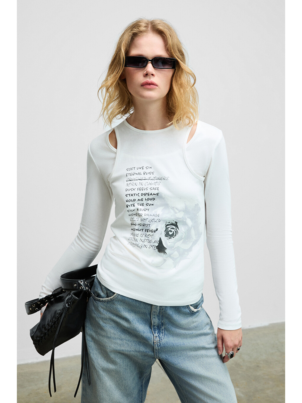 Zarabı Kadın Yumuşak Kumaşlı Halter Yakalı Uzun Kollu Beyaz T-shirt-1