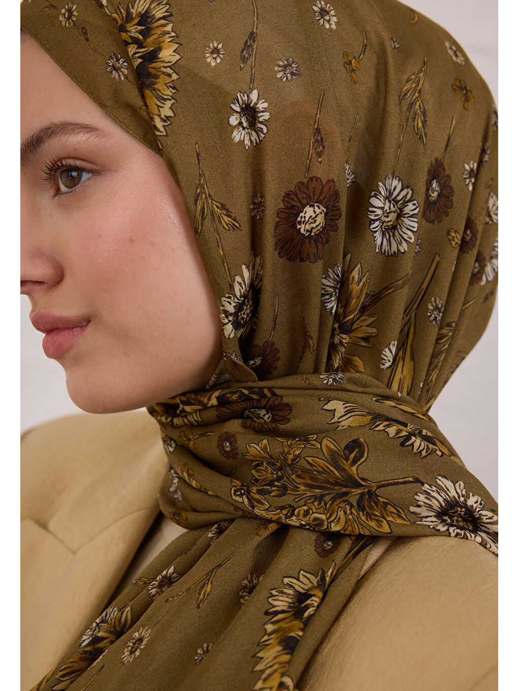 Kahverengi Bloomıng Dahlıa Desen Rami Şal Toprak-3