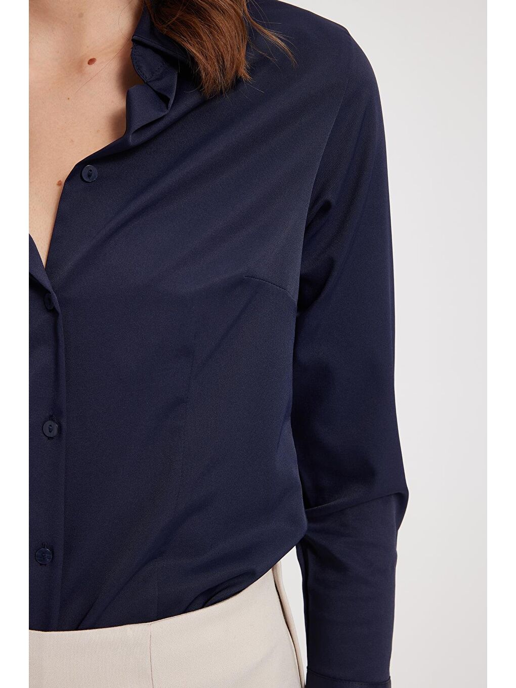 Kadın Slim Fit Dar Kesim Pensli Vucüda Oturan Klasik Yaka Uzun Kollu Elastanlı Lacivert Gömlek-4