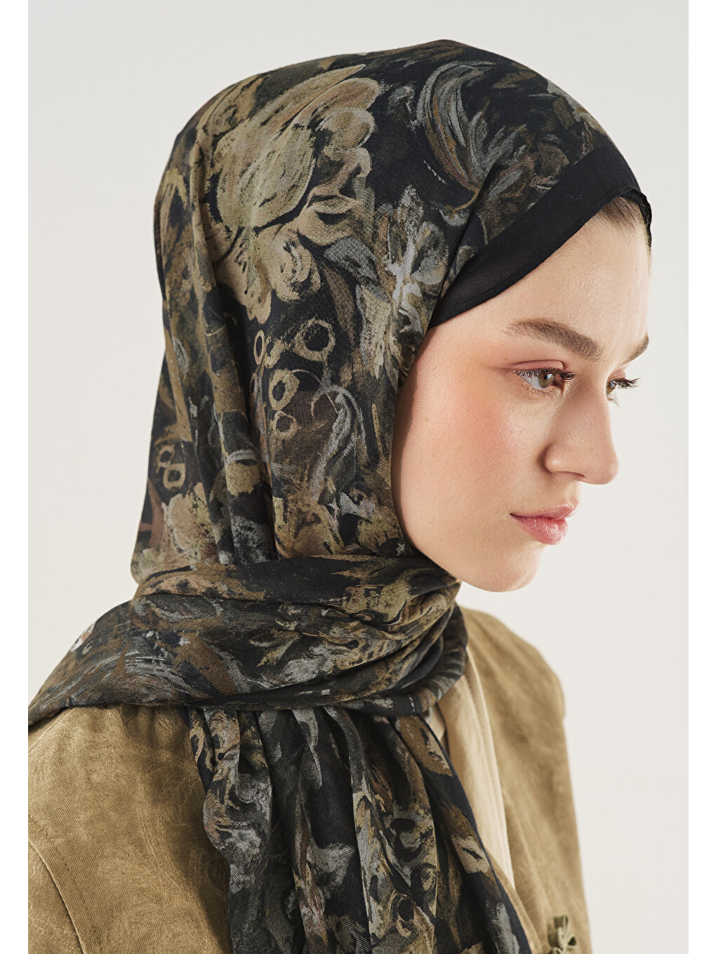 Floral Legacy Desen Soft Viskon Şal Siyah-3
