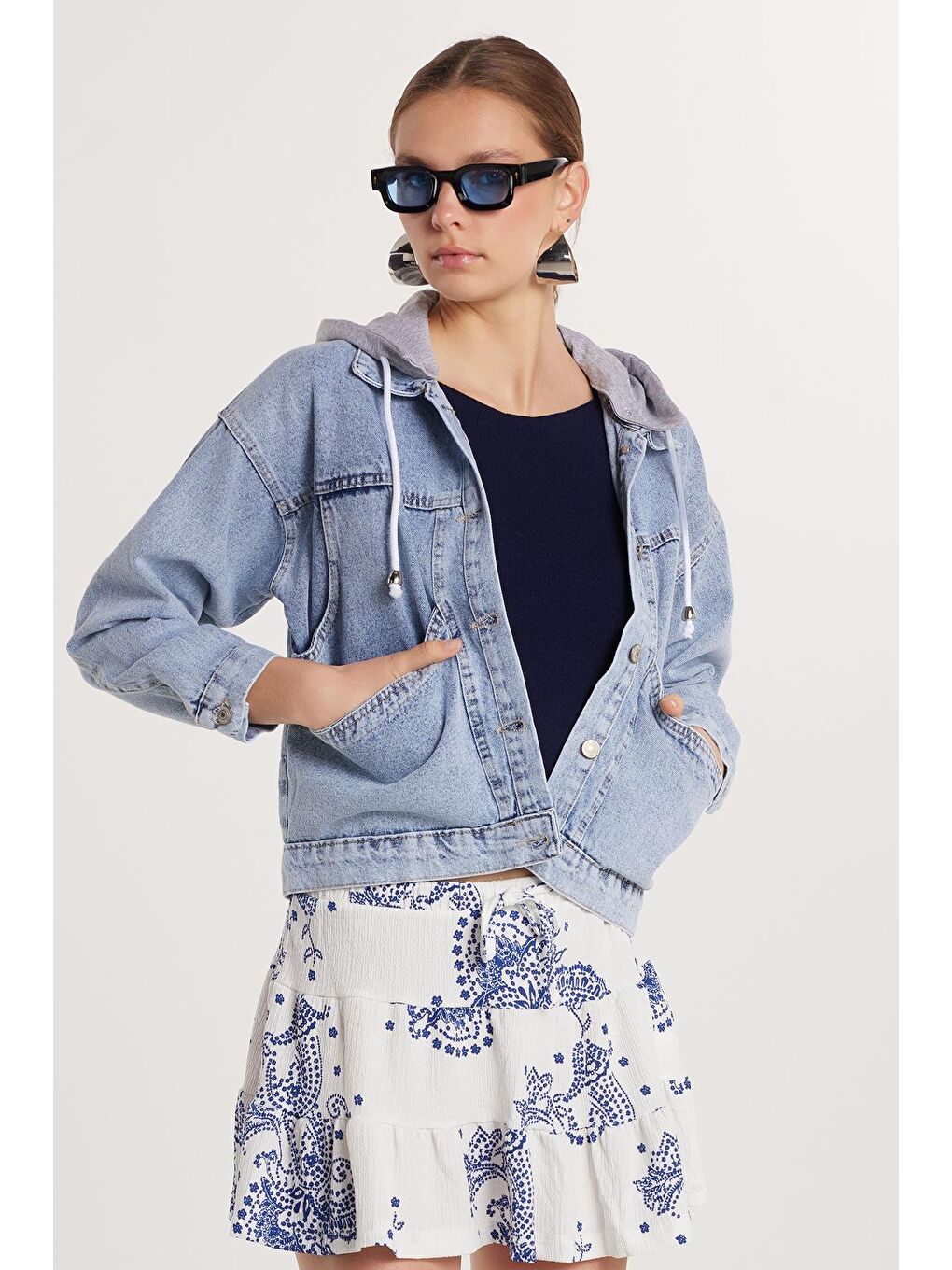 Kadın Regular Fit %100 Pamuk Çıkarılabilir Kapüşonlu Mavi Gömlek-1