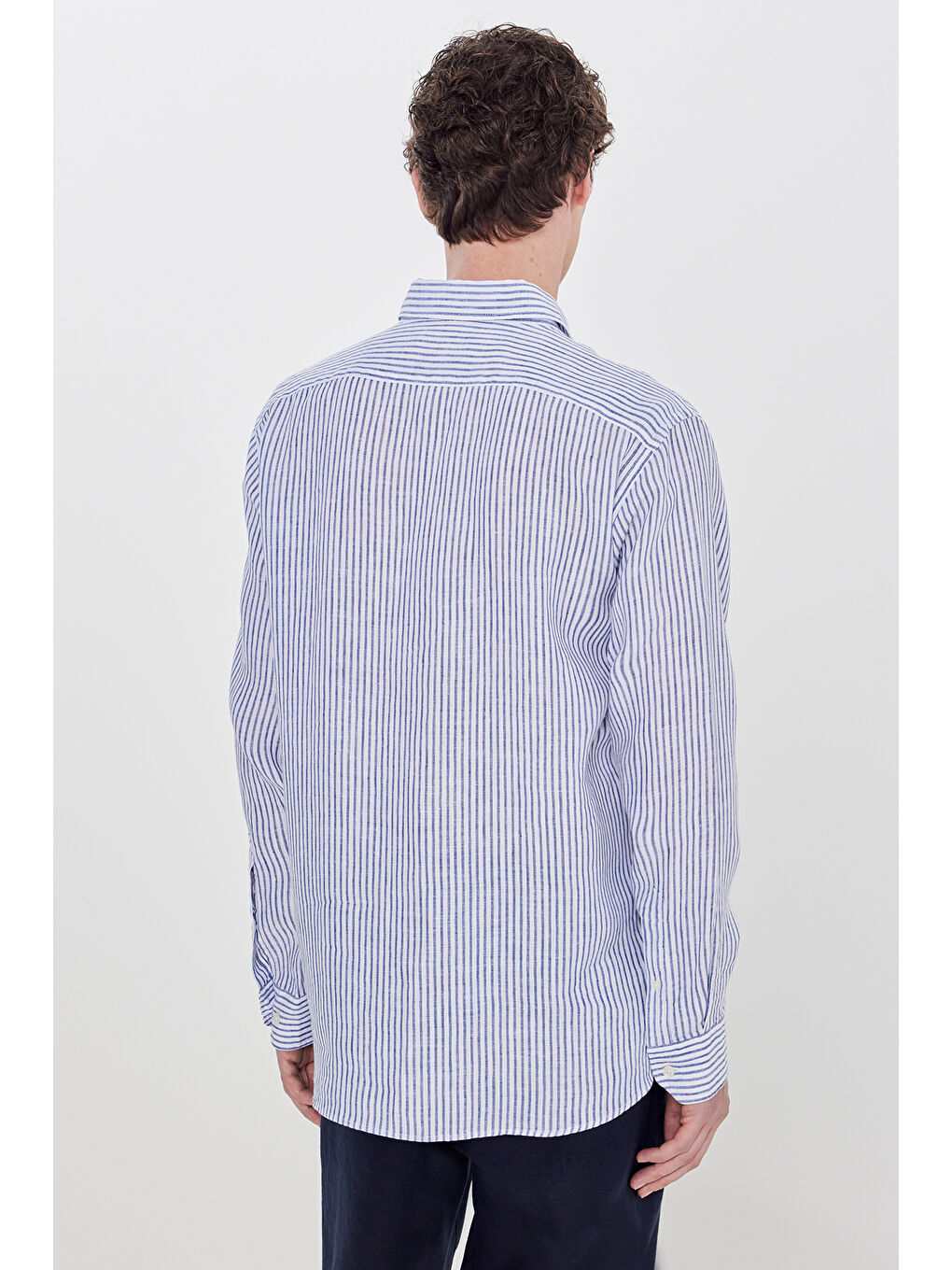 Erkek Lacivert-Beyaz %100 Keten Comfort Fit Rahat Kesim Düğmeli Yaka Çizgili Gömlek-4