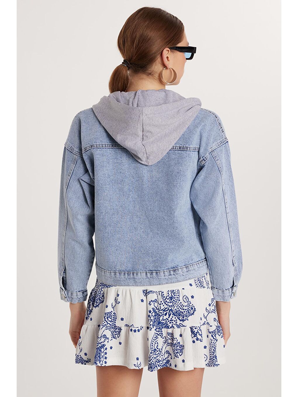 Kadın Regular Fit %100 Pamuk Çıkarılabilir Kapüşonlu Mavi Gömlek-4