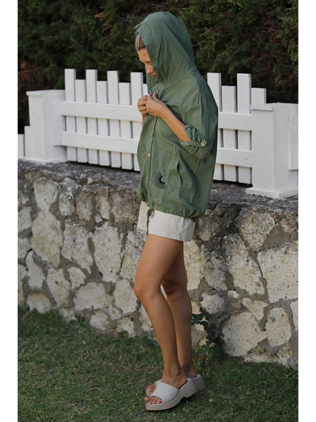 Haki Düğmeli Uzun Kollu Cepli Göz Nakışlı Pamuklu Dokuma Casual Kapüşonlu Ceket-5