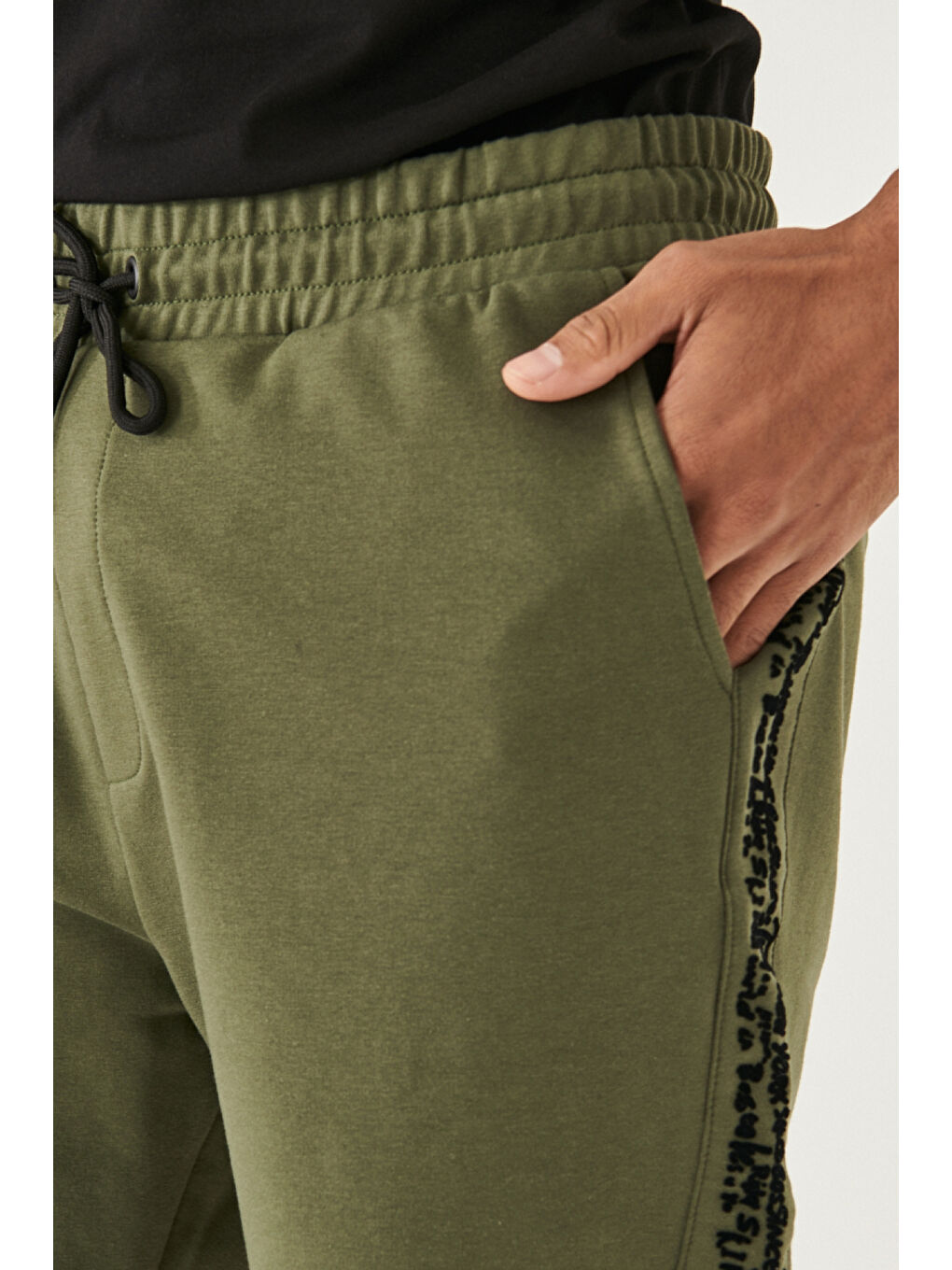 Erkek Haki Standart Fit Normal Kesim Casual Örme Şort-3