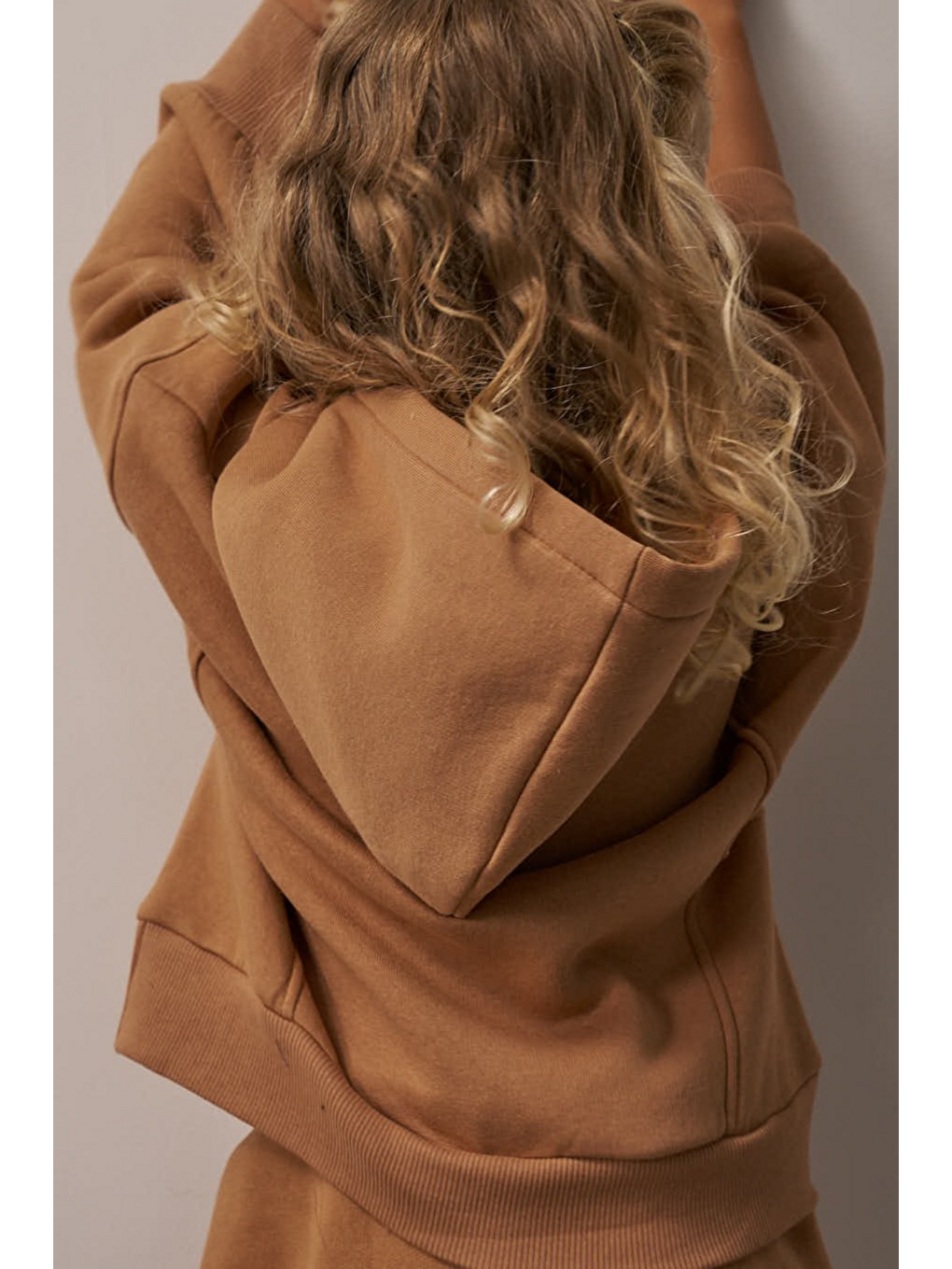 Sütlü Kahverengi Kanguru Cepli Kapüşonlu Sweatshirt-4