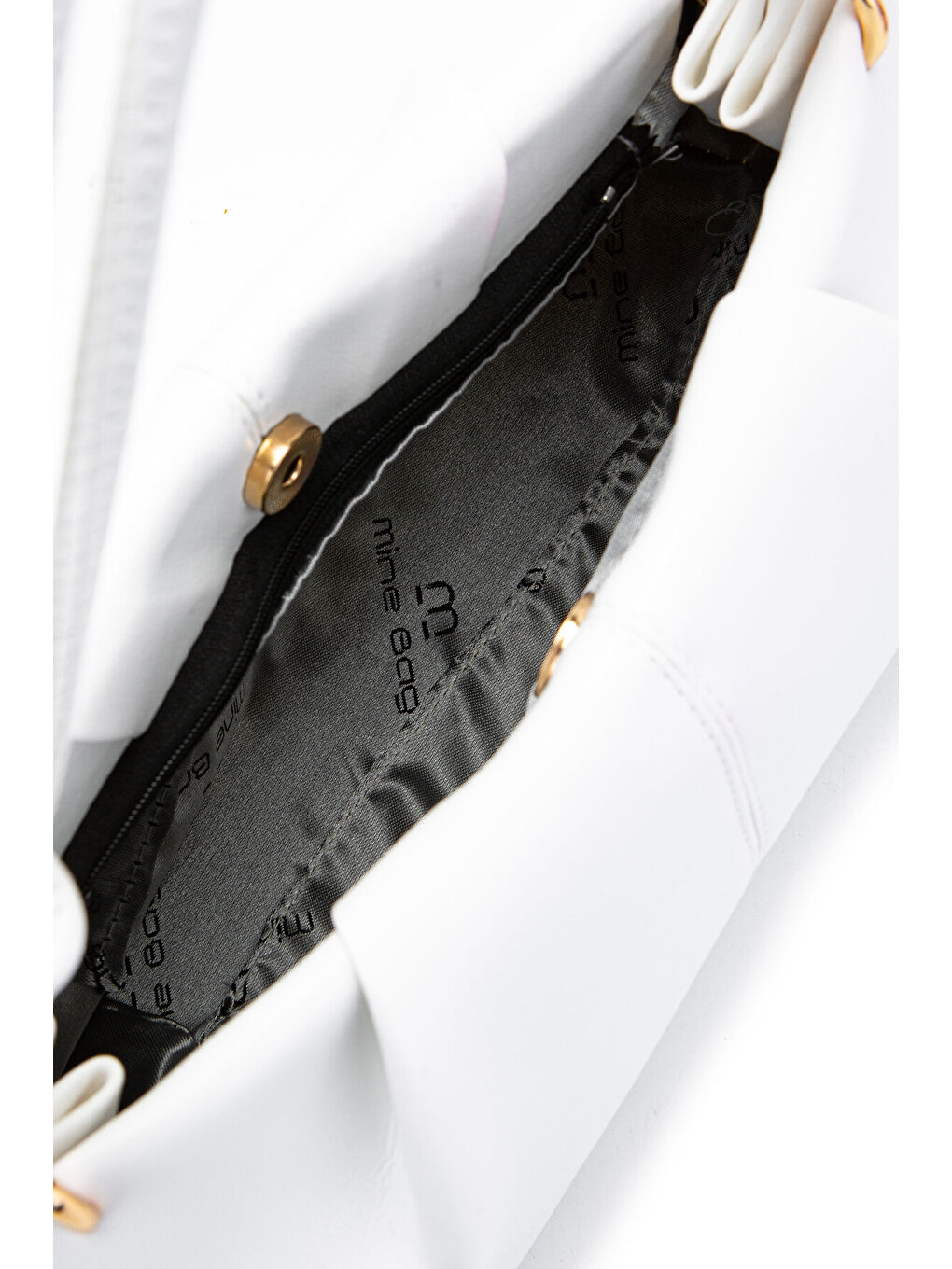 Büzgü Detaylı Mat Chen Kol Çanta Beyaz-5