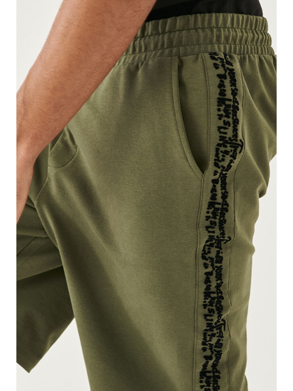 Erkek Haki Standart Fit Normal Kesim Casual Örme Şort-4