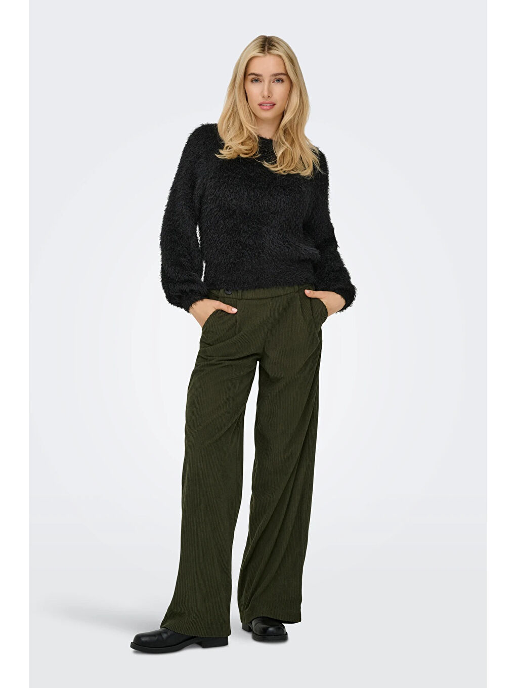 Siyah Onllulu Regular Fit Bisiklet Yaka Örme Kazak 15350650-5