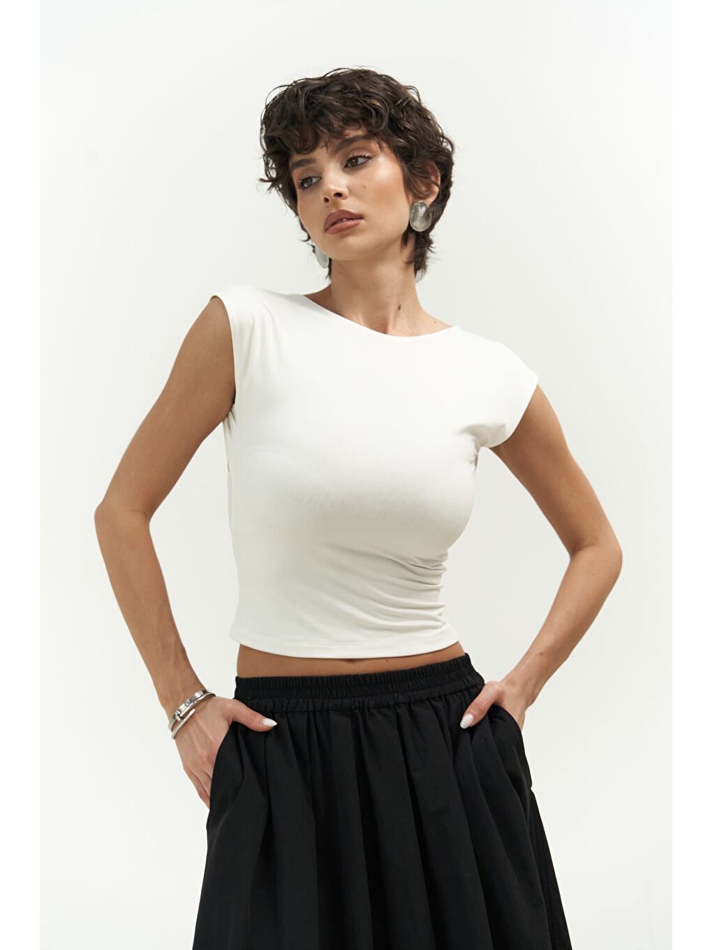 Nives Sırt Dekolteli Beyaz Crop Bluz-1