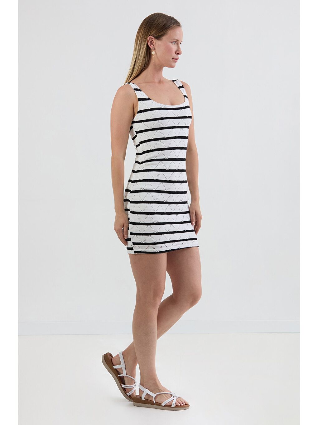 Beyaz Çizgili Zikzak Desenli Triko Elbise-2